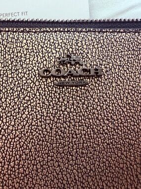VTG NWT 2014 Pebbled Leather Coach Wristlet!!